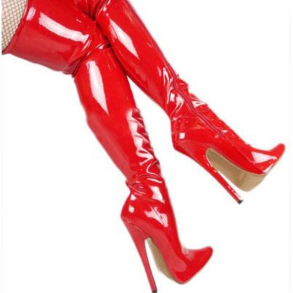 Crotch high patent leather boots with 7" heels - Picture 1 of 5
